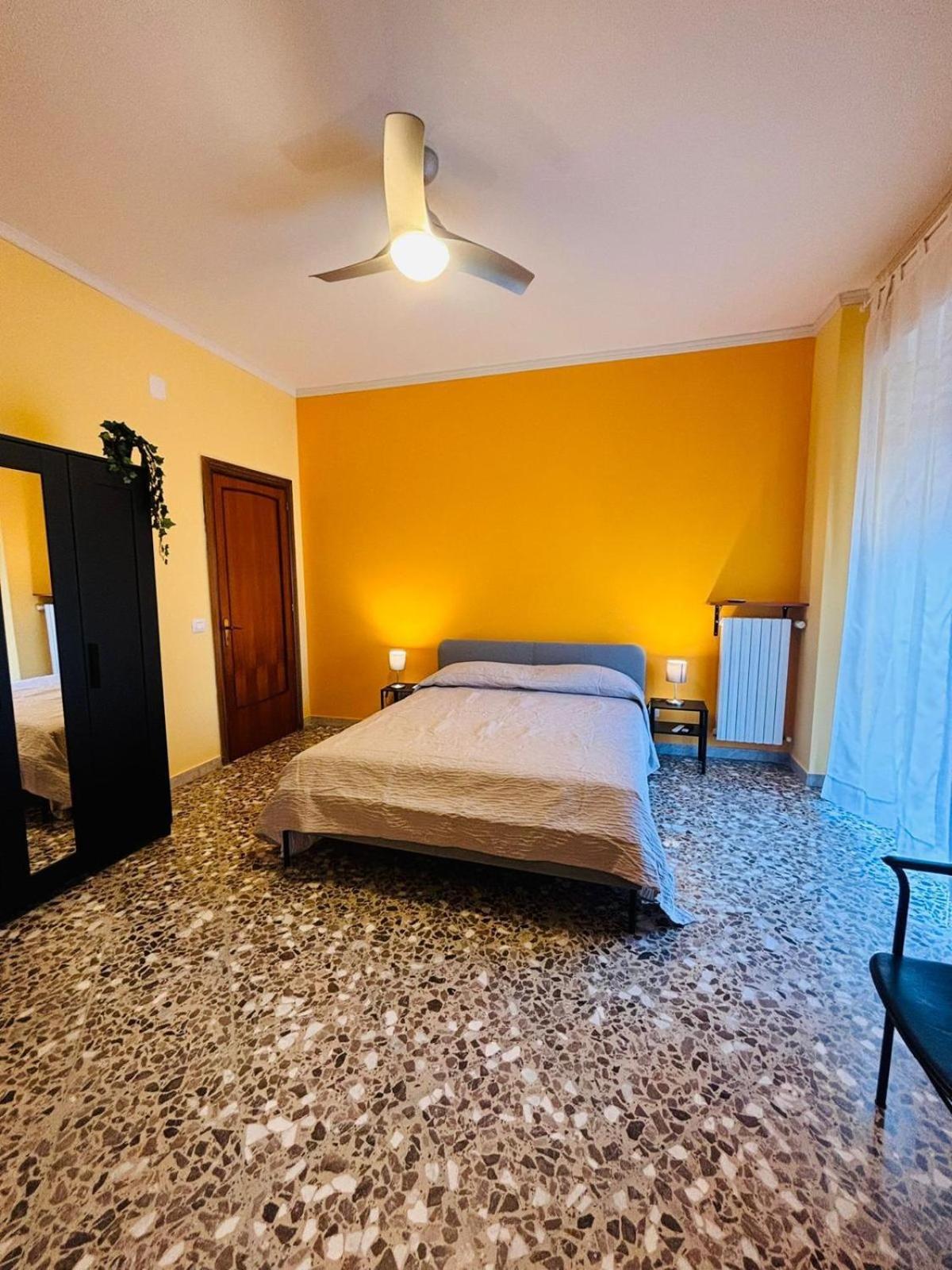 Matthias Central Rooms And Accomodation Bari Eksteriør bilde