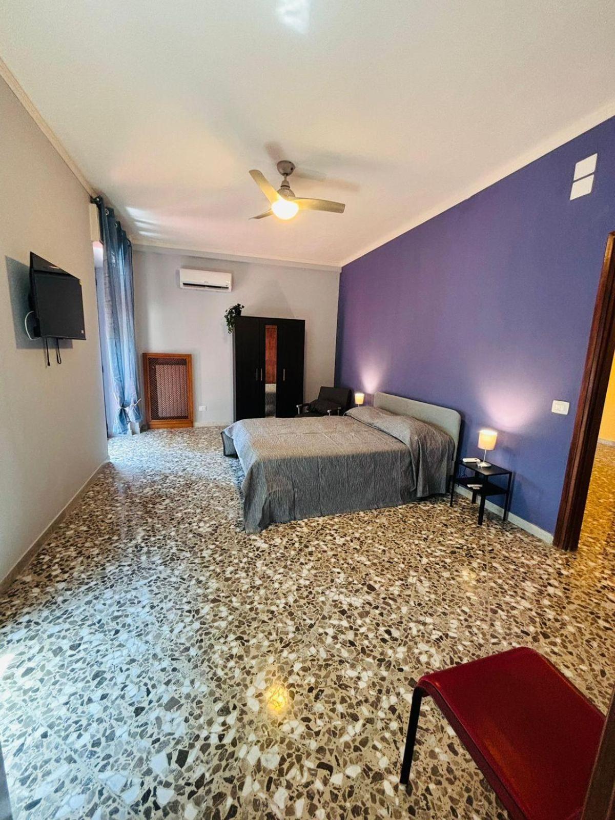 Matthias Central Rooms And Accomodation Bari Eksteriør bilde