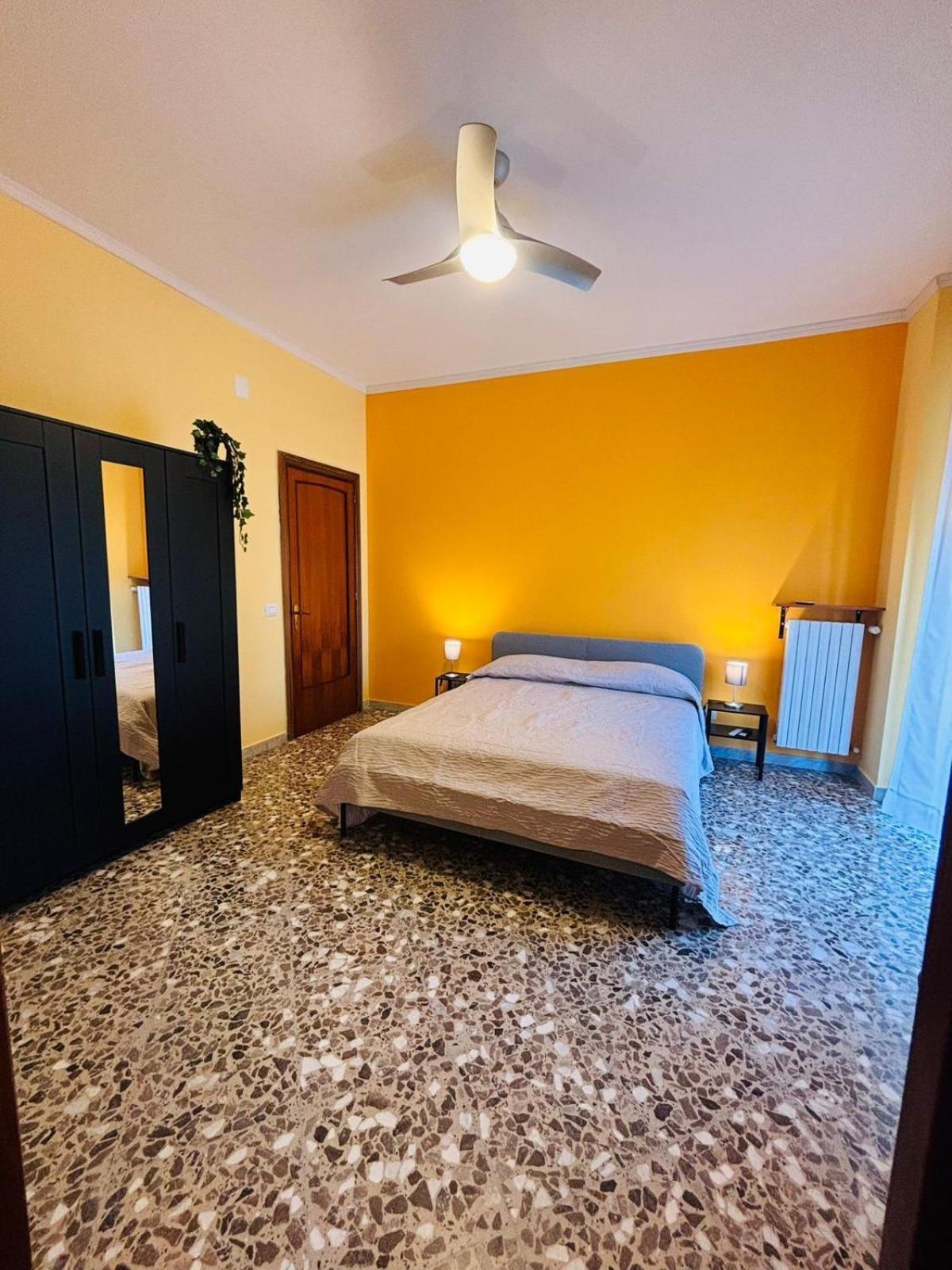Matthias Central Rooms And Accomodation Bari Eksteriør bilde