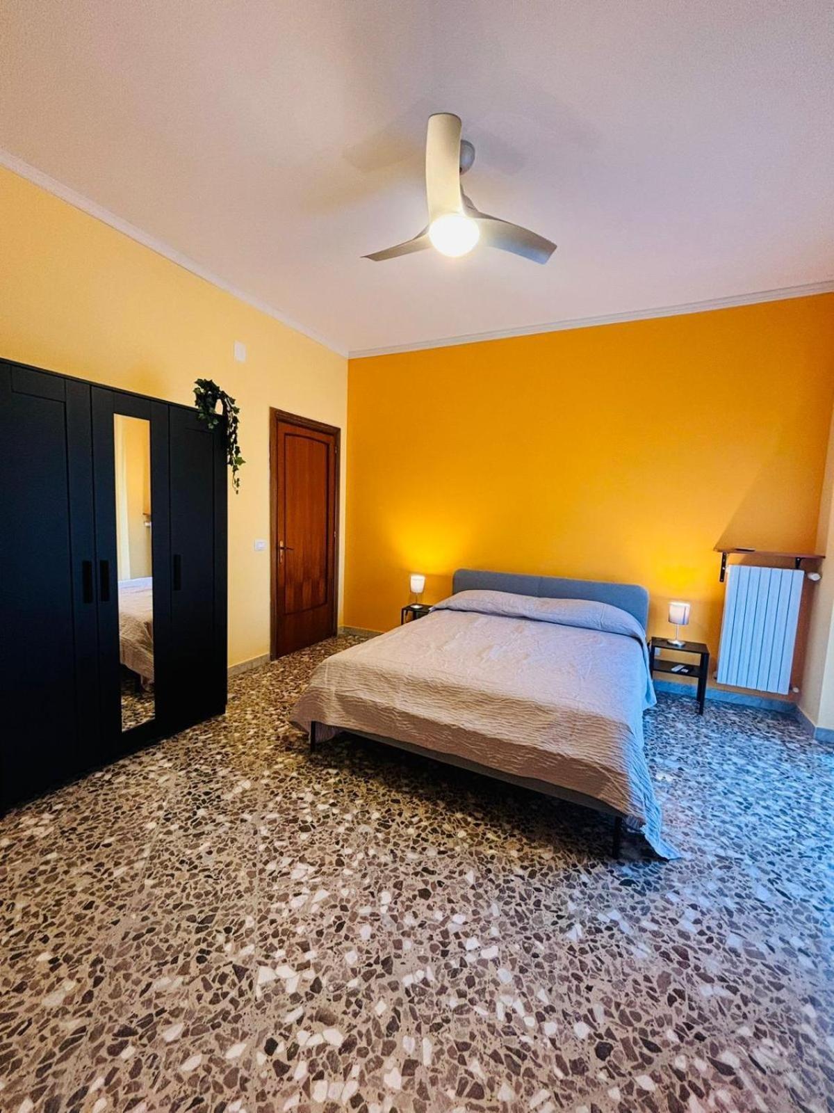 Matthias Central Rooms And Accomodation Bari Eksteriør bilde